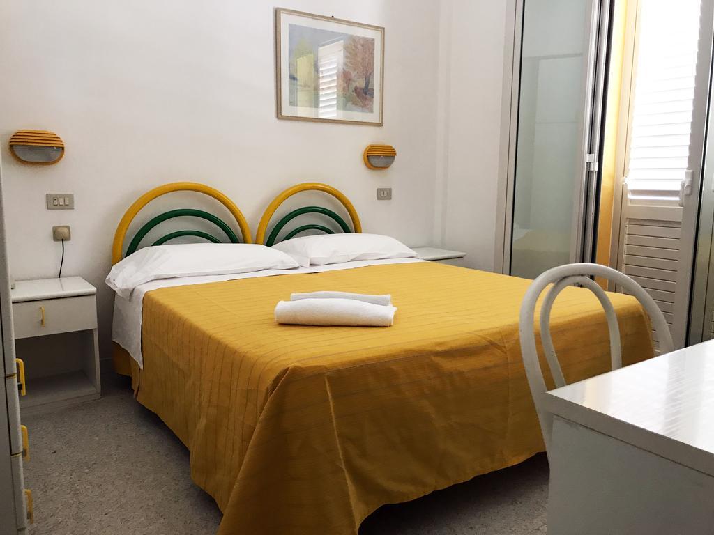 Hotel Vienna 西尼加利亚 外观 照片