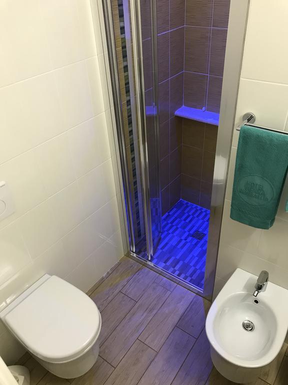 Hotel Vienna 西尼加利亚 外观 照片