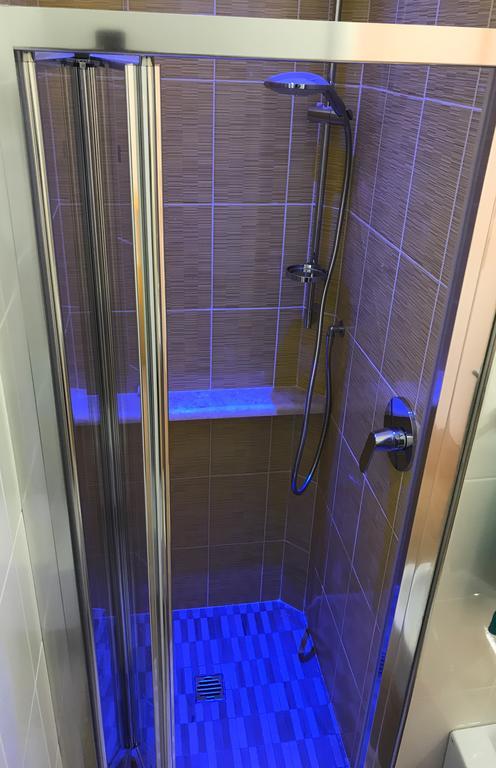 Hotel Vienna 西尼加利亚 外观 照片