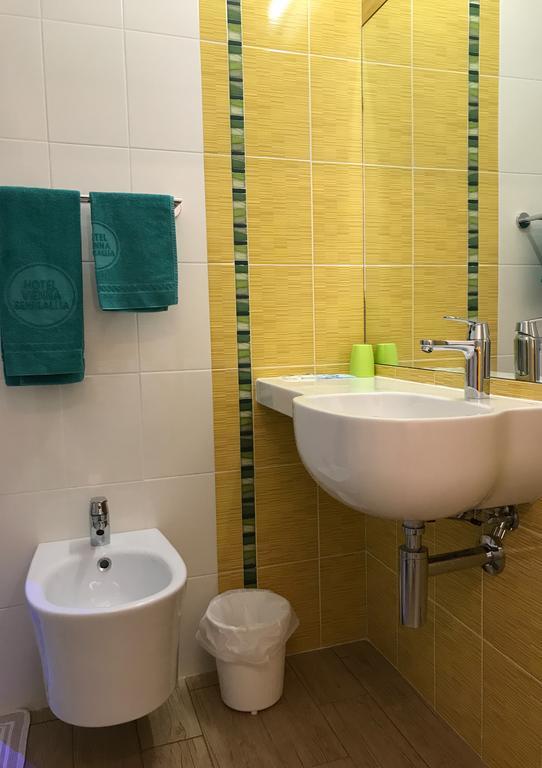 Hotel Vienna 西尼加利亚 外观 照片