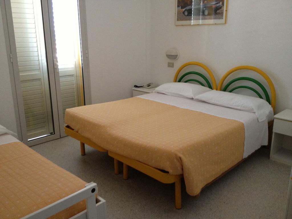 Hotel Vienna 西尼加利亚 客房 照片